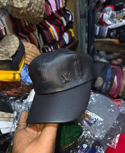 Casquette en cuir élégant