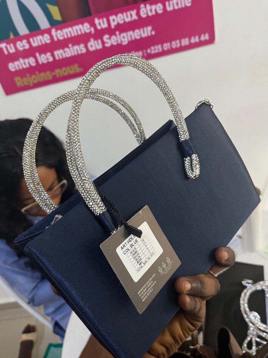 Sac à main élégant avec anse scintillante