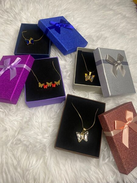 Colliers papillon élégants