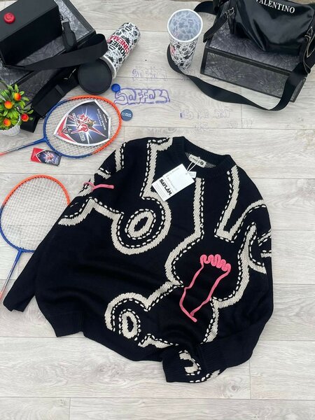 Pull graphique en laine noir