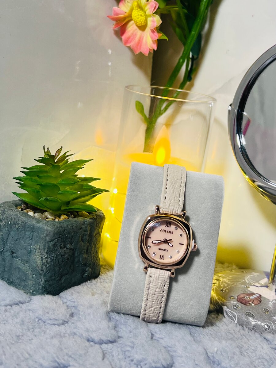 Elegant Women's Leather Watches