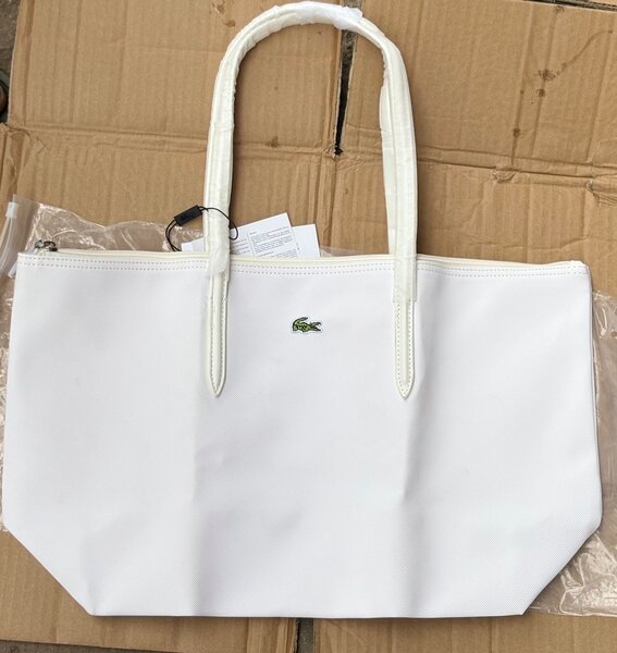 Sac à main Lacoste élégant