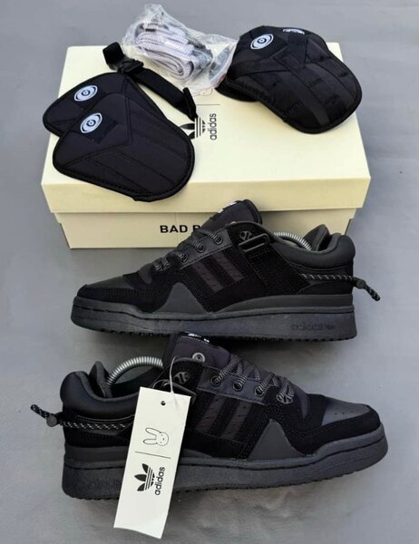 Basket adidas avec carton