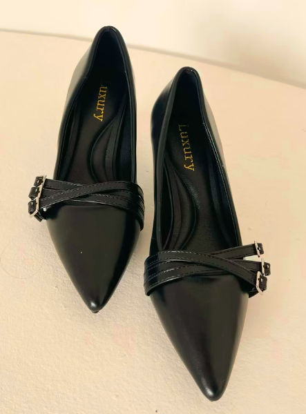 Красивые и элегантные туфли, выполненные из высококачественных материалов, сочетают в себе стиль и комфорт Изысканный дизайн с аккуратным носком подчеркивает женственность. 😍😍