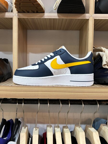 Baskets classiques élégantes