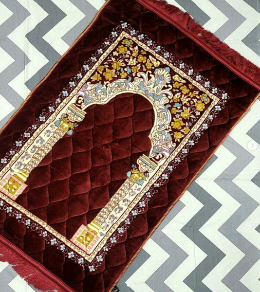 Velvet Embossed Prayer Mat