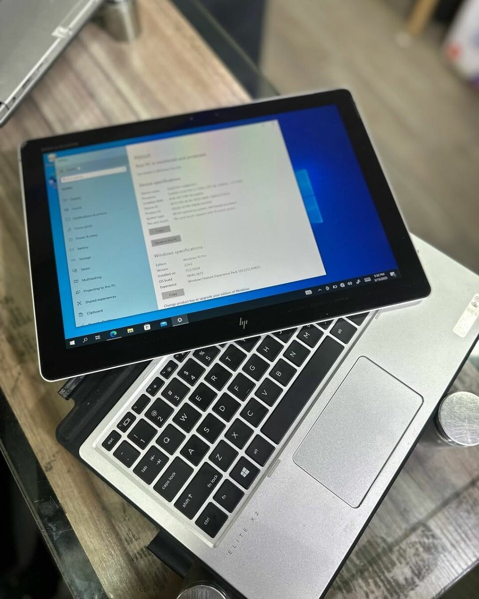 HP Elite X2 Core i7 8GB RAM 256gig