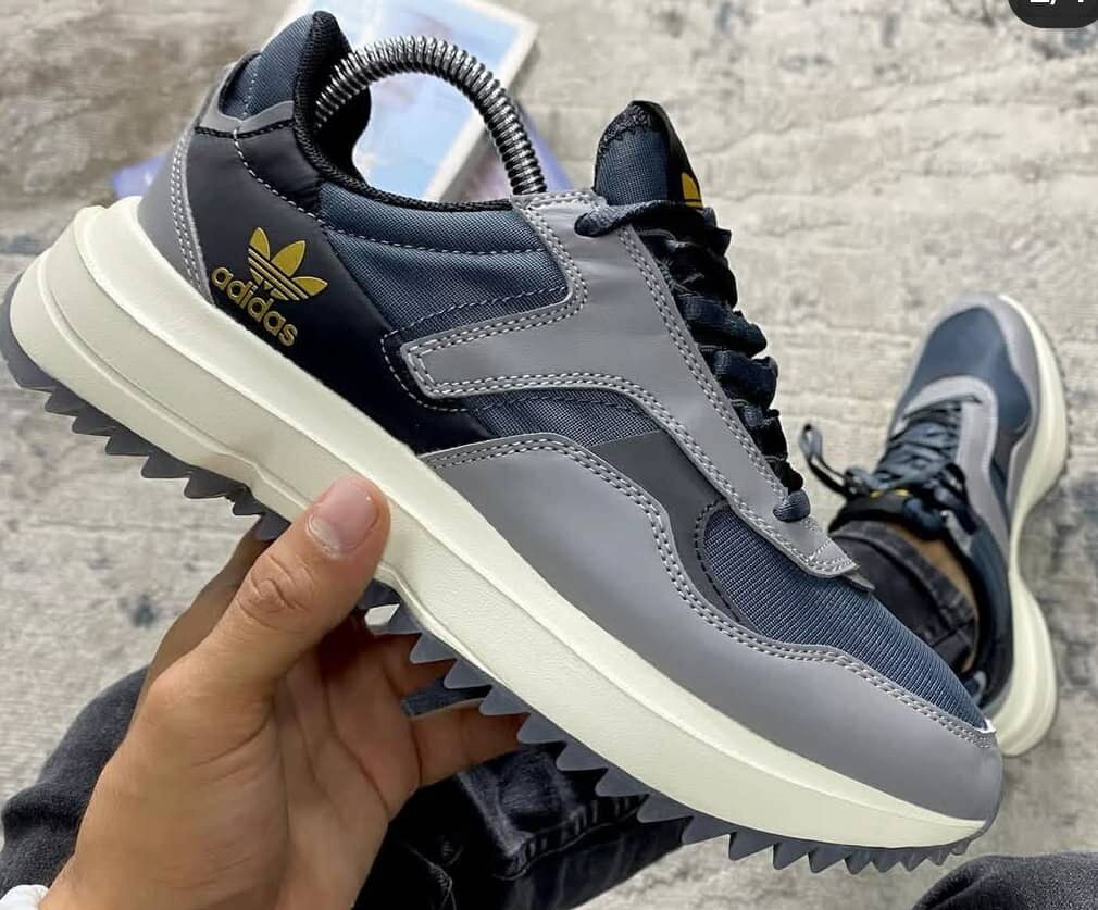 Chaussures de sport Adidas rétro