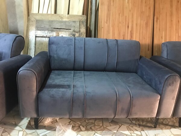 Canapé bleu élégant