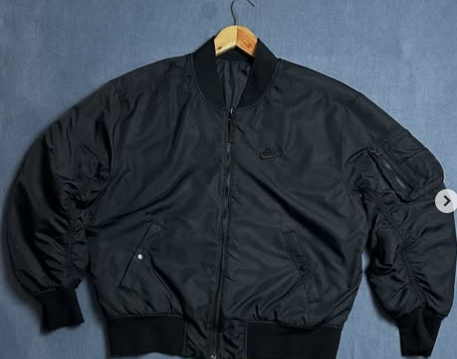 Two in One Nike Bomber jacket size: ML 