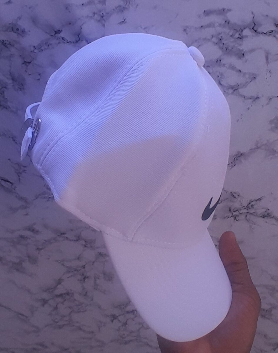 Casquette blanche sportive Nike