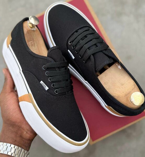 Chaussures Noires en Toile