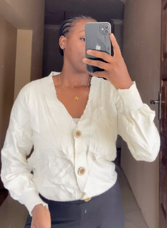 Short knitted cardigan with buttons   size:M/L