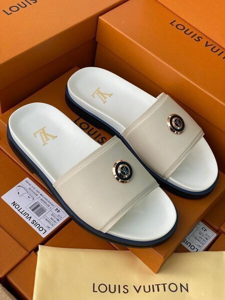 Tapettes pour homme disponible