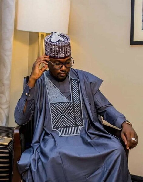 Boubou africain homme élégant