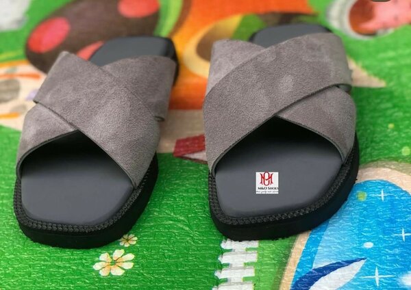 Mens leather slippers