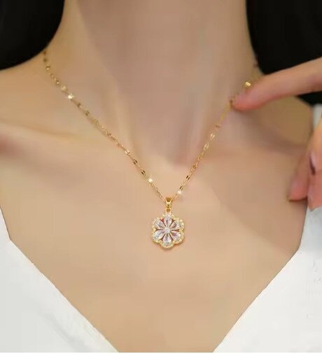 Charmant Collier Soleil et Lune