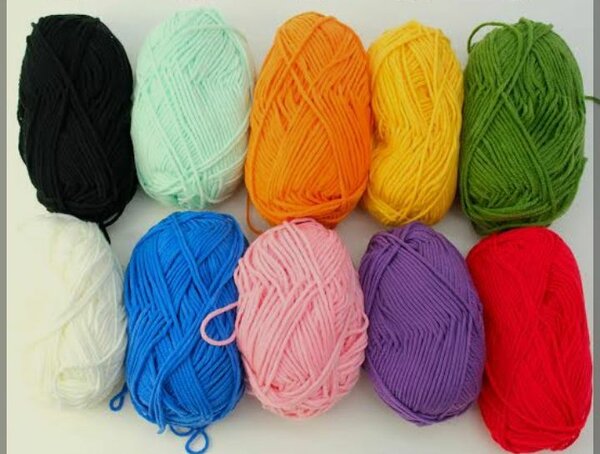 Pelotes de laine colorées