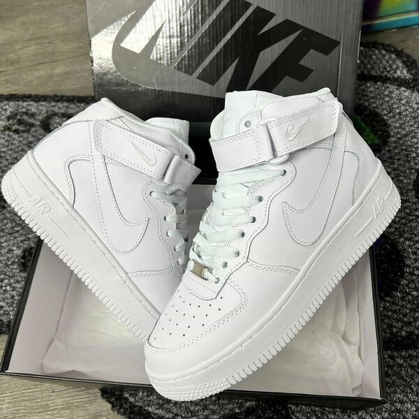 Baskets montantes Nike blanches