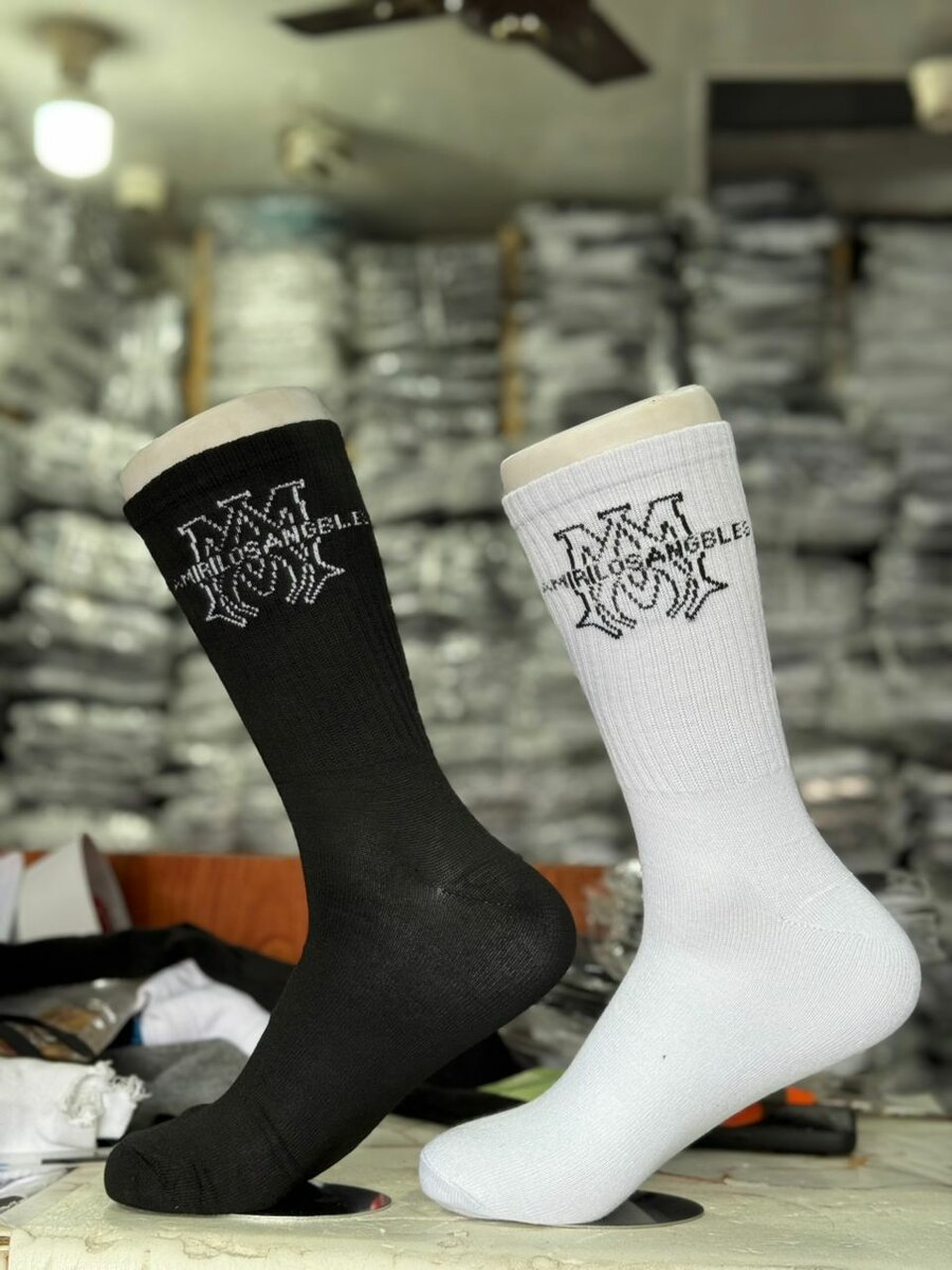 3 chaussette à 2500