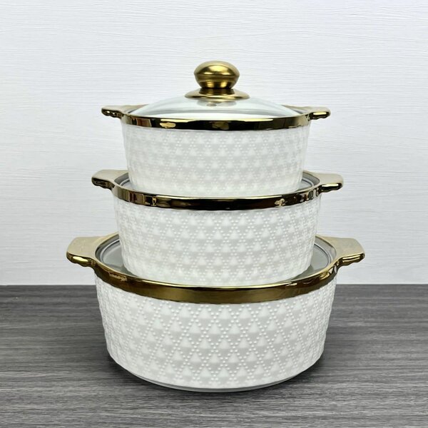 Assiettes en porcelaine