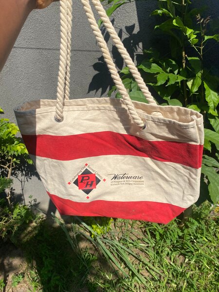 Sac fourre-tout rayé élégant