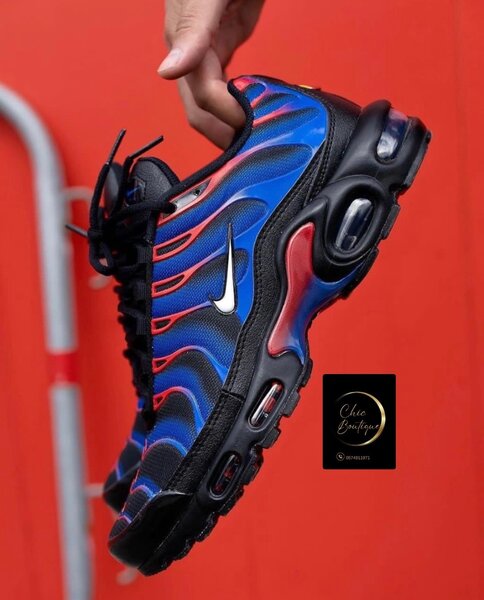 Basket Nike TN avec carton