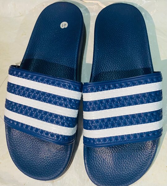 Sandales de plage bleues confortables