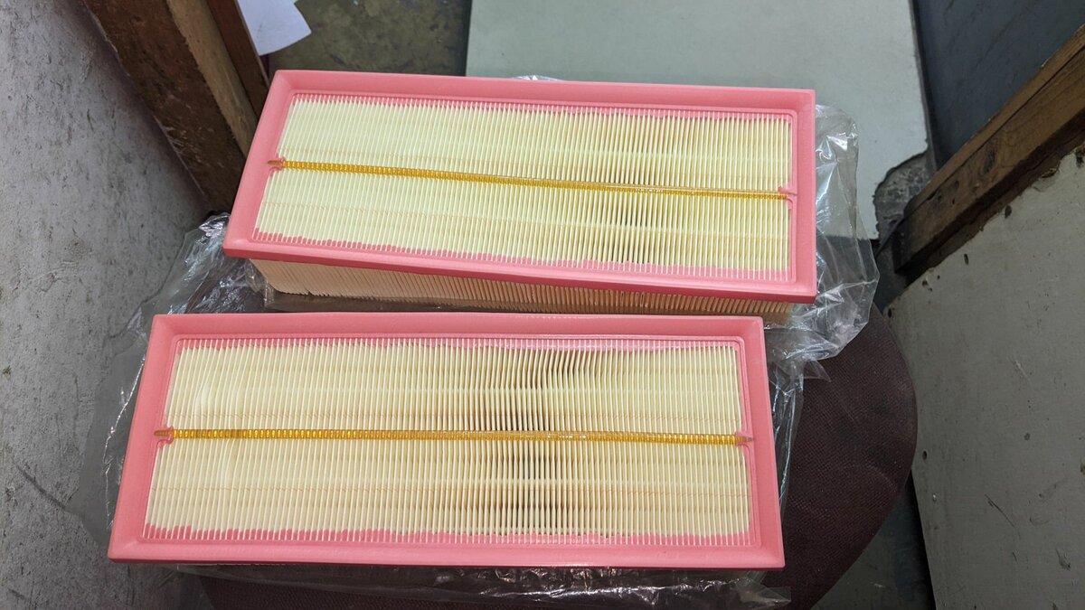 AUDI Q5 , AUDI Q3 ,VW TIGUAN & VW TOURAN Engine Air Filter
