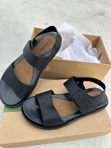 Sandales en cuir homme élégantes