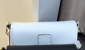 Кожаная сумка белая