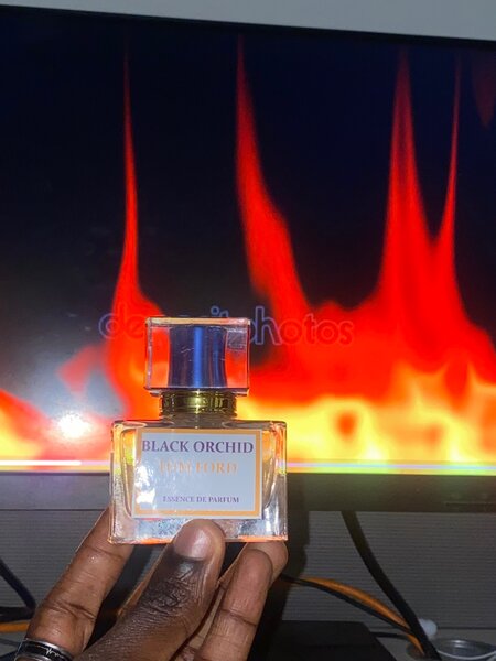 Essence Black Orchid Intense