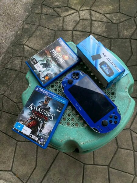 Console portable PS Vita bleue
