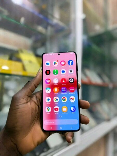 Smartphone Android Ultra Lumineux