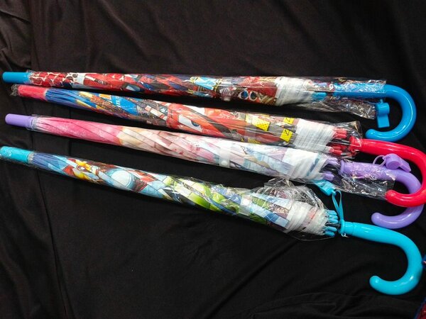 Parapluies colorés pour enfants