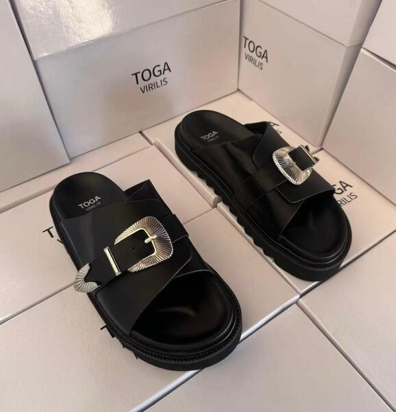 Tongs Toga Virilis tendance