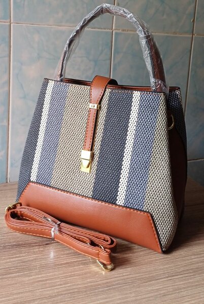 Sac à main élégant en cuir