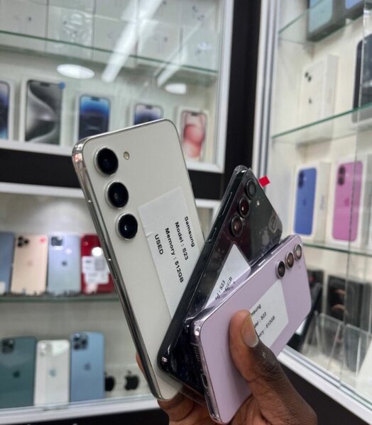 Smartphones Samsung Galaxy S23