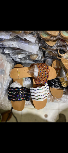 Sandales brodées en perles