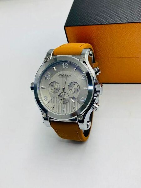 Montre avec coffret dorigine