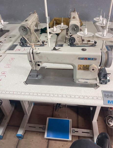 Machine à coudre industrielle