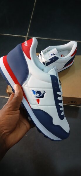 Baskets rétro bleu-blanc-rouge