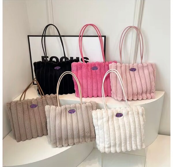 Sac à main peluche élégant