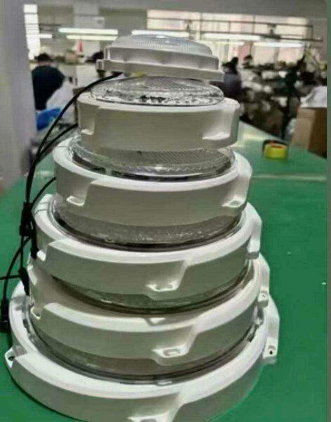 Лампы светодиодные с солнечной панелью