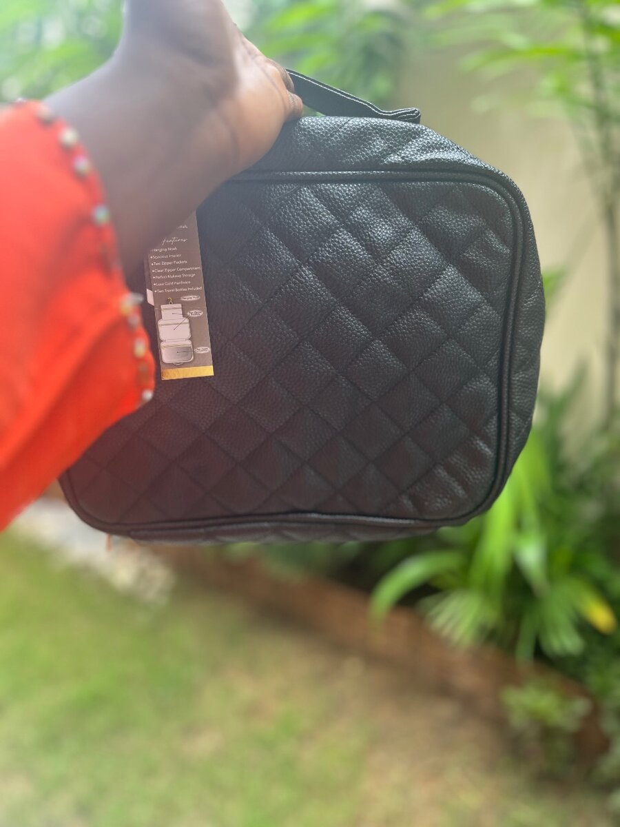 Trousse de toilette suspendue