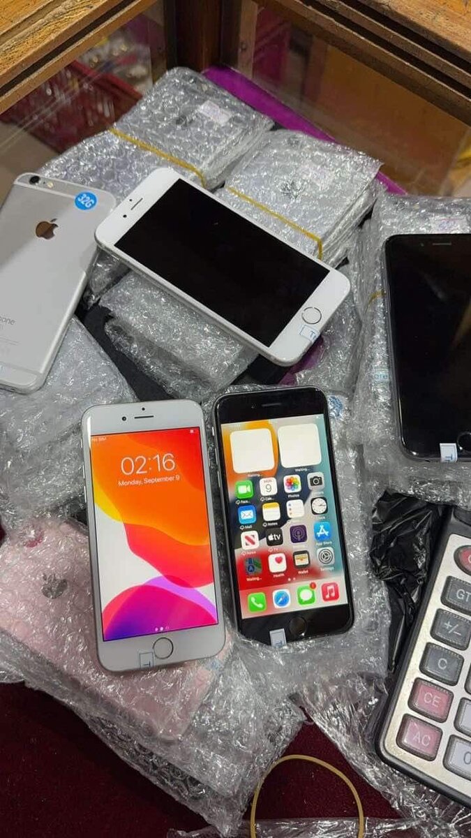 iPhone 6s 16giga casineuf importé très propre