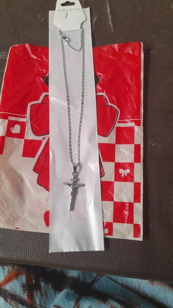 Colliers Élégants en Acier