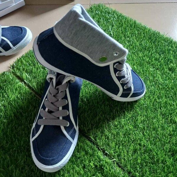 Brand new jean city walk sneakers just arrived from Germany