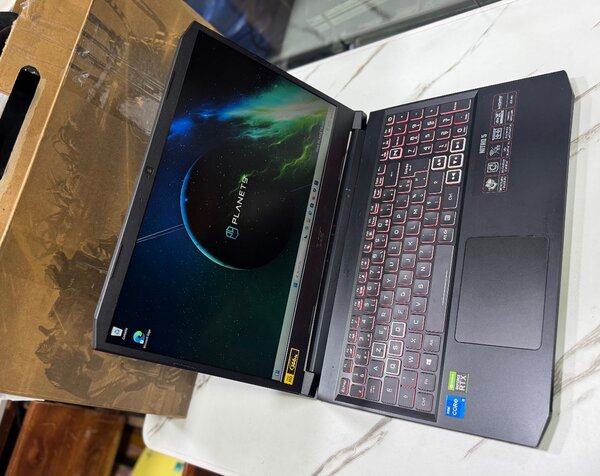 Acer Nitro 5  core i5 11th gén