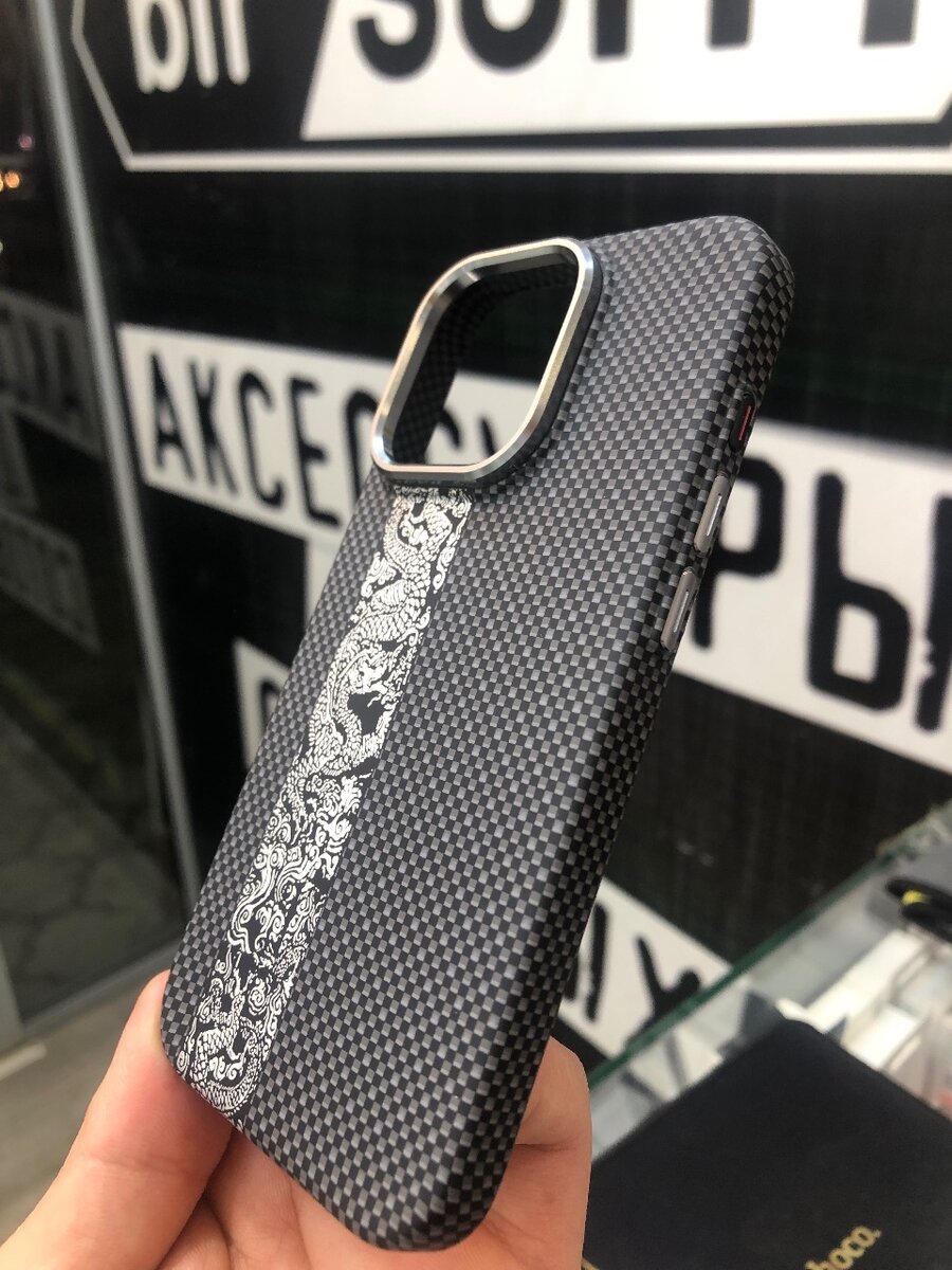 Чехол карбоновый с максейф